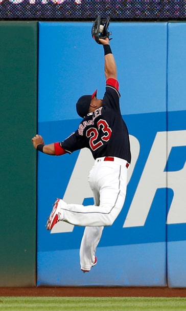 Encarnacion's slam sends Indians past Angels 11-7 in 11 (Jul 25, 2017)